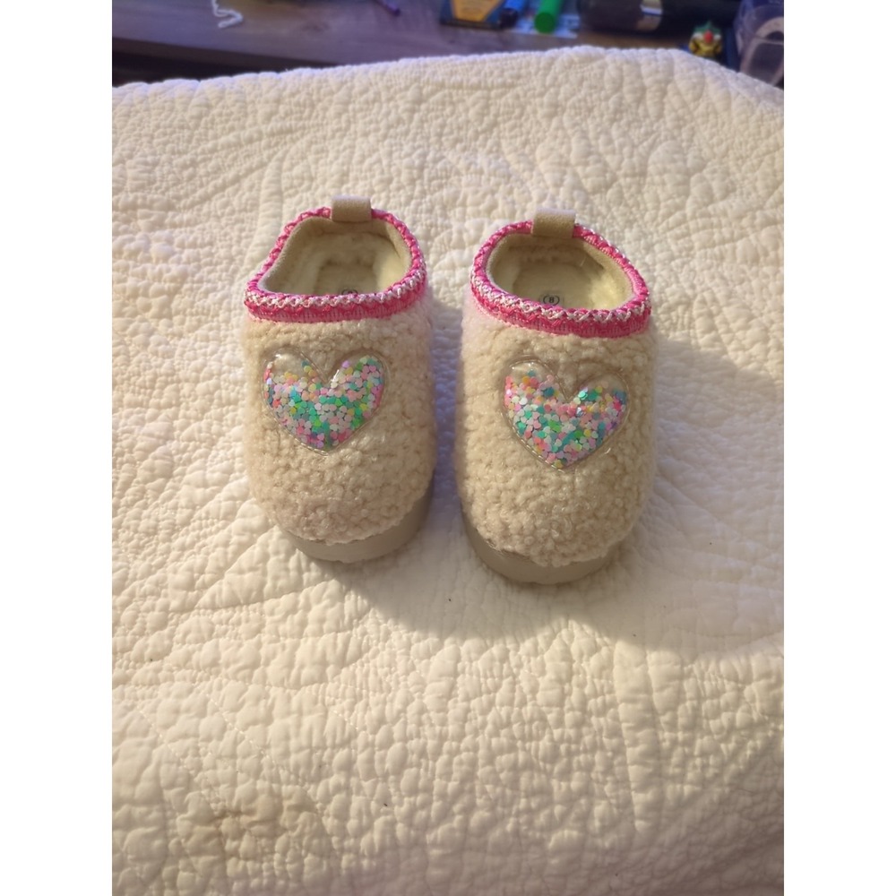 Mudd Off White, Muti Colored Heart Slippers Kid Size 8